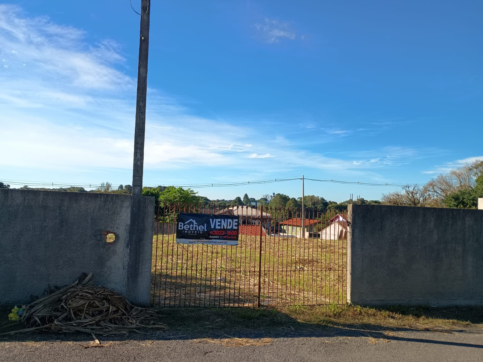Seu Refúgio Urbano: 756m² no Coração de Campo Largo!